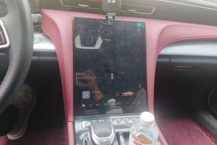 Used Hongqi H5 2024 2.0T Automatic Smart Connect Flagship Edition Audio And AC Panel