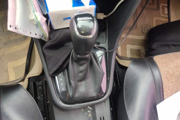 Used Skoda Rapid Spaceback 2014 1.6L Automatic Enjoyment Edition
