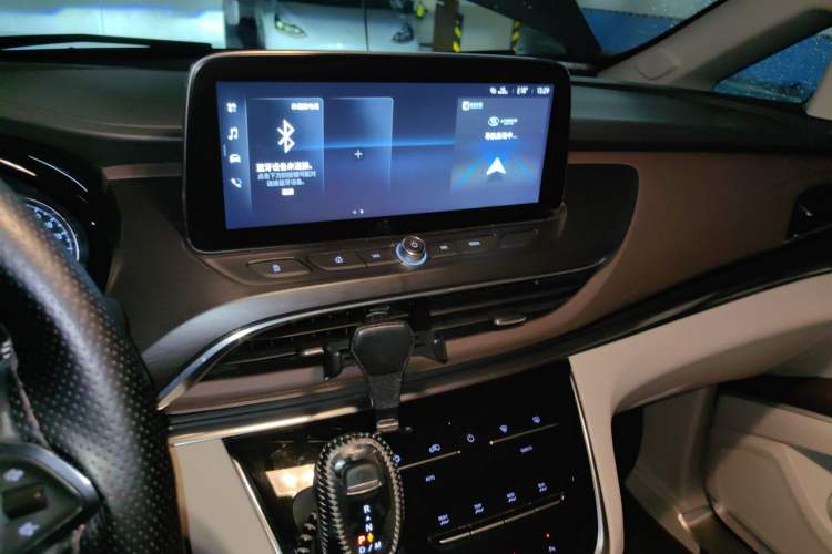 Used Buick GL8 2022 Land Business Class 652T Luxury Model
