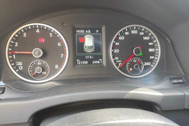 Used Volkswagen Tiguan 2016 300TSI Automatic Two-Wheel Drive Luxury Edition Odometer Close Up