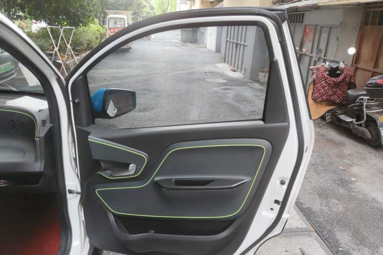 Used Baojun E100 2019 250KM Smart Drive Edition Right Front Door Interior