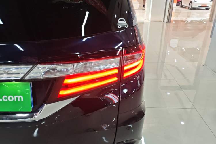 Used Honda Odyssey 2015 Updated Version 2.4L Smart Edition
