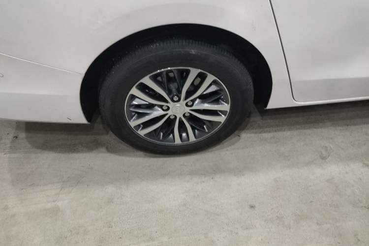 Used Buick GL8 2022 ES Landtrek 653T Luxury Edition Exterior 5