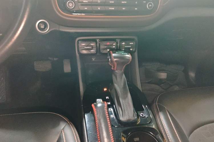 Used GAC Trumpchi GS3 2019 235T Automatic Elite Edition Gear Lever