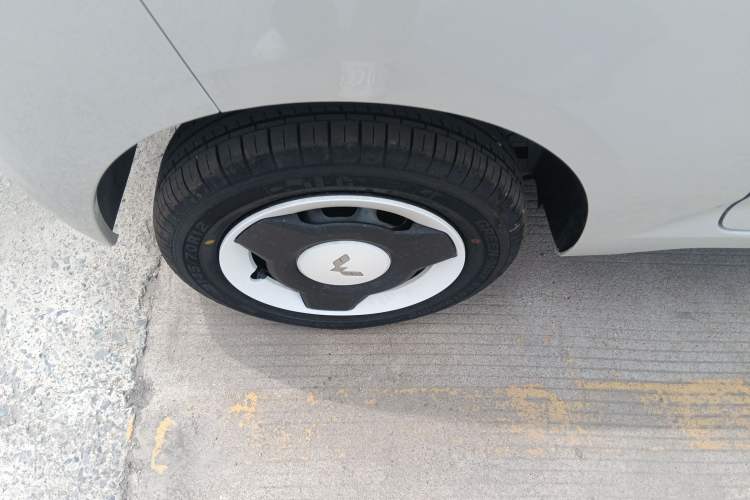 Used Wuling Hongguang MINIEV 2024 3rd Generation 215km Youth Edition Right Rear Wheel Hub