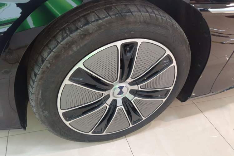 Used Denza Z9 2024 1100 km All-Wheel-Drive Ultra Version