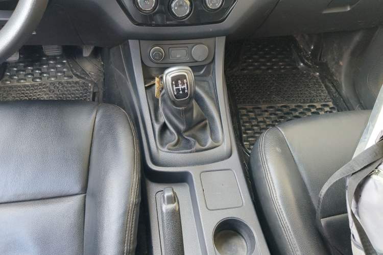 Used Isuzu JLM 2016 2.8T Two-Wheel Drive Luxury Version JE493ZLQ4CA
