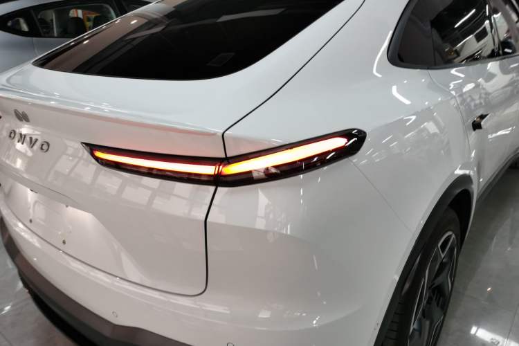 Used ONVO L60 2024 60 kWh Rear-Drive Version