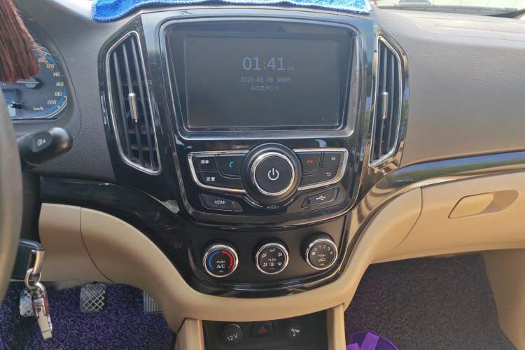 Used Baojun 730 2014 1.5L manual Comfort version 7 seats