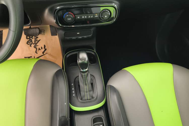 Used Roewe Clever 2021 302 km New Four-Seater Super-Efficient Version