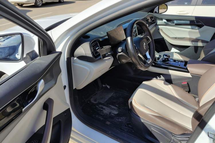 Used BYD Qin PLUS 2023 Champion Edition DM-i 120KM Leading Model
