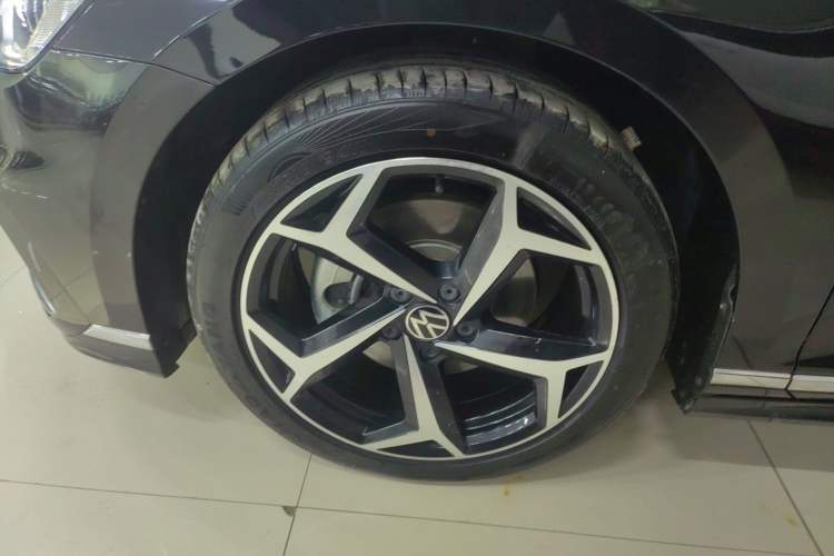 Used Volkswagen Magotan 2023 2 Million Units Limited Edition 330TSI DSG Leading Version
