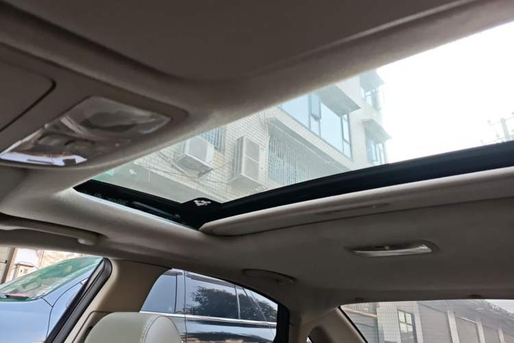 Used Hyundai Celesta 2015 1.6L Automatic Luxury Model
