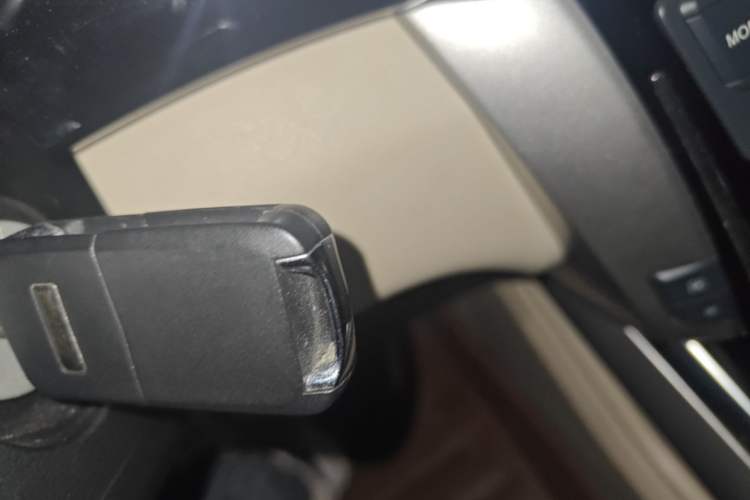 Used Zotye Domy X5 2017 Upgraded Model 1.5T Manual Luxury Version Vehicle Key