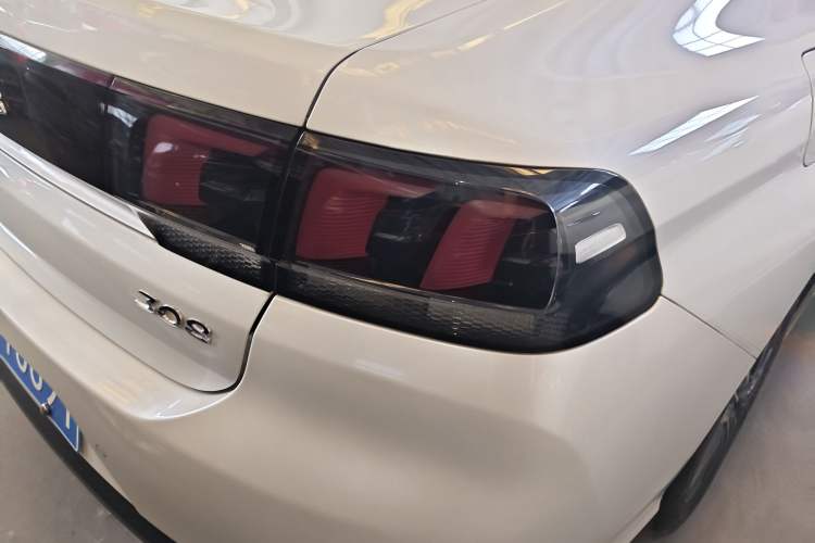 Used Peugeot 308 2018 1.6L Automatic Luxury Edition Exterior 3