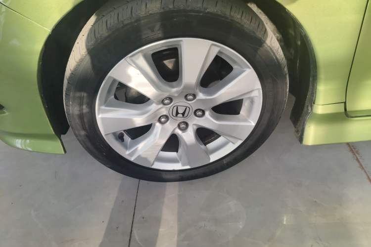 Used Honda Jade 2014 1.8L CVT Luxury Edition 5 seats
