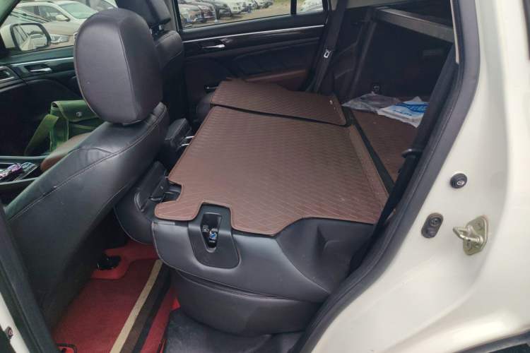 Used GAC Trumpchi GS7 2017 320T Two-Wheel-Drive Luxury Smart Connectivity Model Left Rear Seat