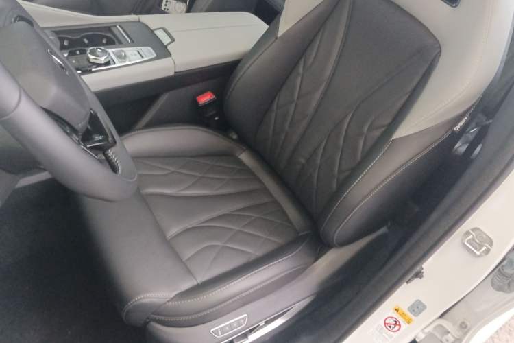 Used Changan CS75 PLUS 2024 3rd Generation Champion Edition 2.0T Intelligent Drive Performance Model
