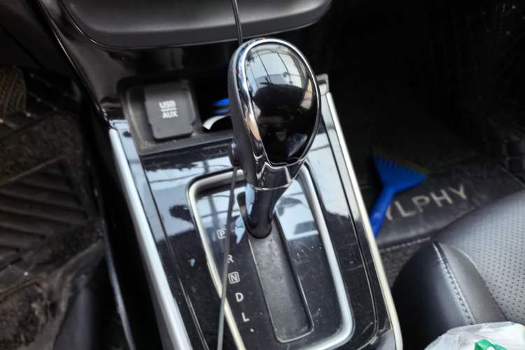 Used Nissan Sylphy 2016 1.6 XL CVT Deluxe Edition Gear Lever