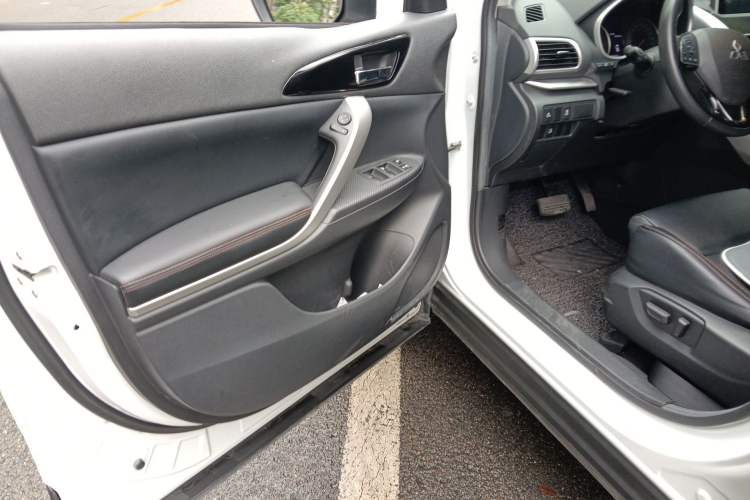 Used Mitsubishi Eclipse Cross 2019 1.5T CVT Two-Wheel Drive Belief Edition China VI Standard Driver Seat