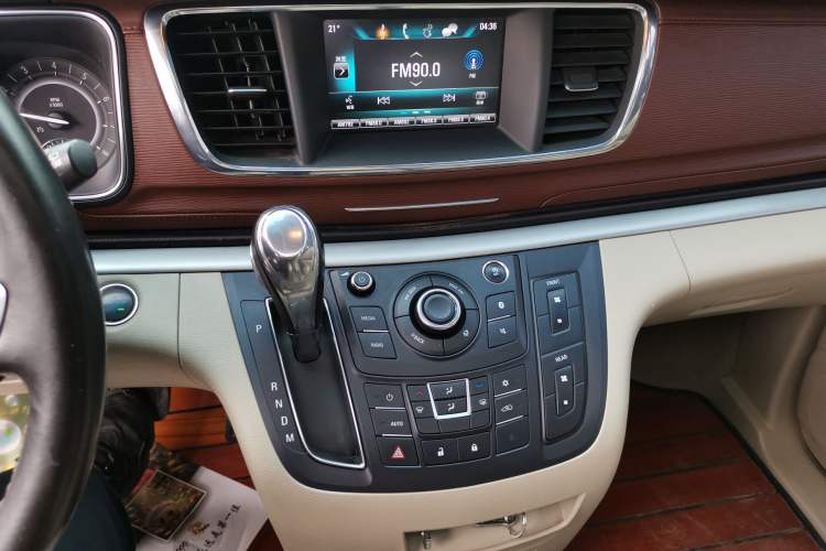 Used Buick GL8 2018 28T Luxury Model China VI Standard Audio And AC Panel