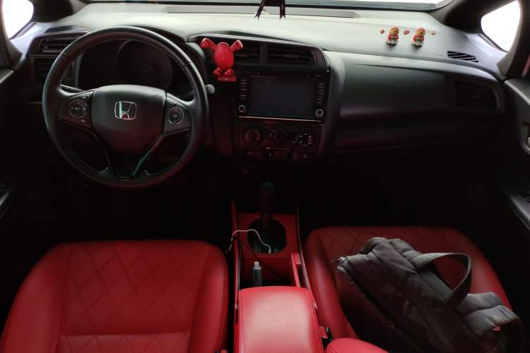 Used Honda Fit 2014 1.5L LX CVT Comfort Model Center Console