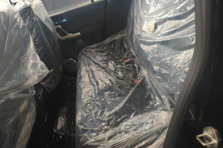 Used 212 T01 2024 2.0T Explorer