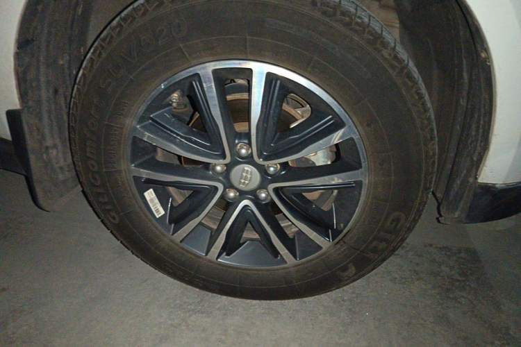 Used Geely Auto Vision X6 2019 1.4T CVT 4G Connected Flagship Version China VI Standard
