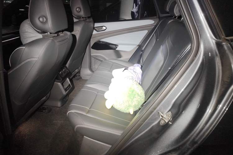 Used Volkswagen ID.4 X 2023 Pure Long-Range Version Left Rear Seat