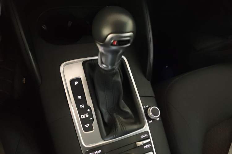 Used Audi A3 2019 Sportback 35 TFSI Ambition China VI Gear Lever