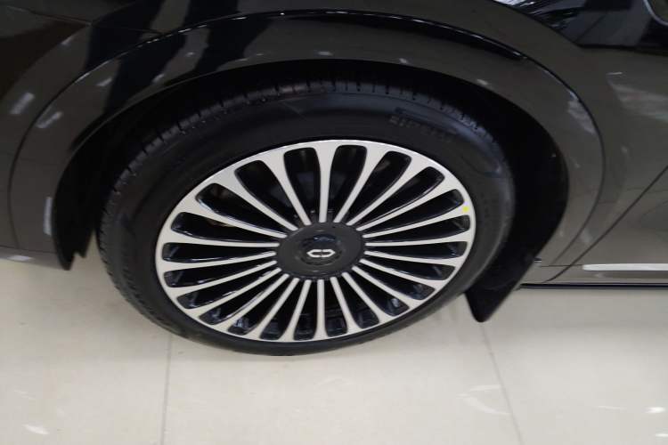 Used Hima AITO M9 2025 Extended-Range Ultra Version 52 kWh 6-Seater Exterior 4