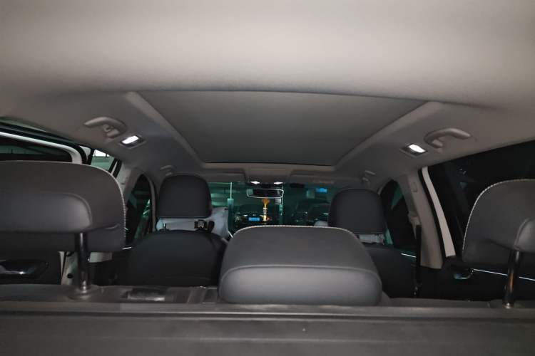 Used Volkswagen Tiguan L 2019 330TSI Automatic Two-Wheel Drive R-Line Flagship Model China VI Standard
