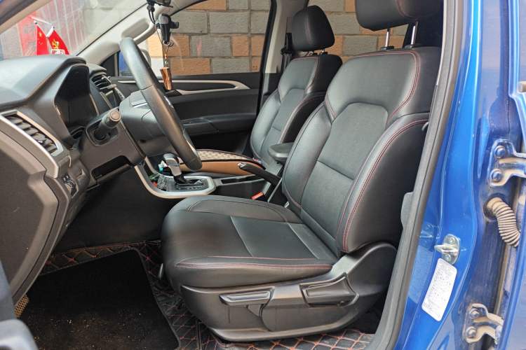 Used SAIC MAXUS T60 2017 2.0T Gasoline Automatic Two-Wheel Drive High-Ride Elite Standard Cabin
