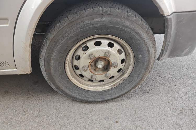 Used Ford Classic Transit 2013 2.8T Diesel Ice White Logistics Vehicle Long Wheelbase Mid-Roof Design – JX493ZLQ4
