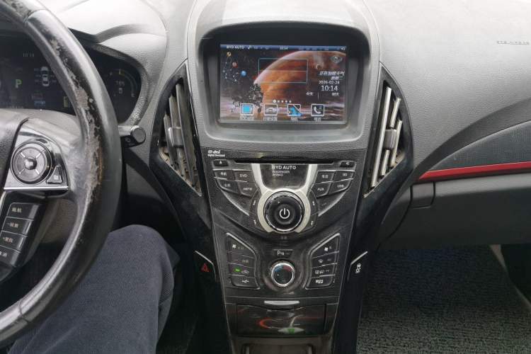 Used BYD Qin New Energy 2014 1.5T Flagship Model
