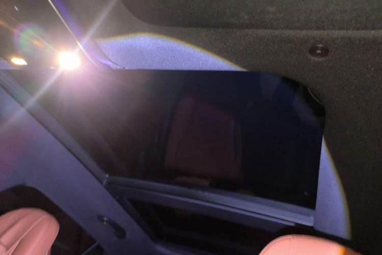 Used Mercedes-Benz GLC 2024 GLC 260 L 4MATIC Luxury Model 5 Seats Headliner