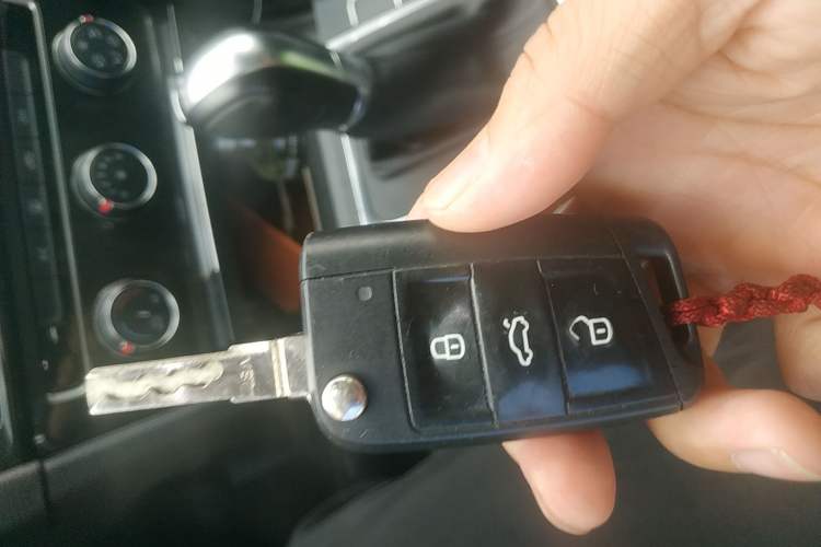 Used Volkswagen Golf 2019 1.8TSI Travel Edition Vehicle Key