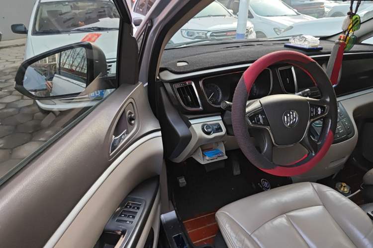 Used Buick GL8 2011 2.4L CT Luxury Business Comfort Edition
