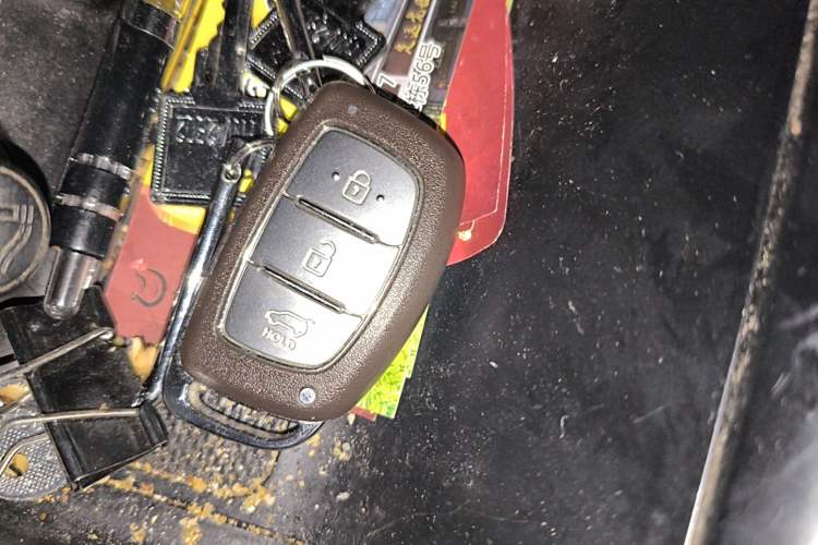 Used Hyundai ix35 2015 2.0L Automatic 2WD Smart Version China V Standard Vehicle Key