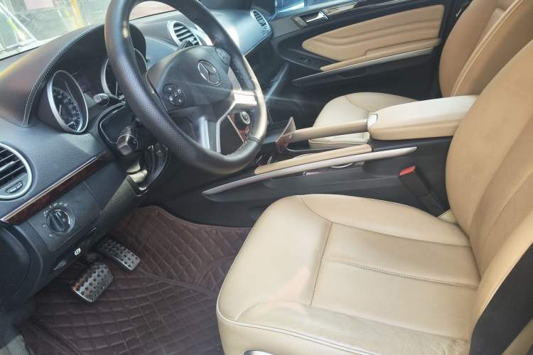 Used Mercedes-Benz M-Class 2010 ML 350 4MATIC Luxury Model Left Front Seat