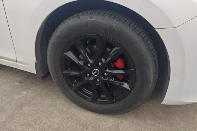 Used Mazda 3 Axela 2016 Sedan 1.5L Automatic Comfort Model