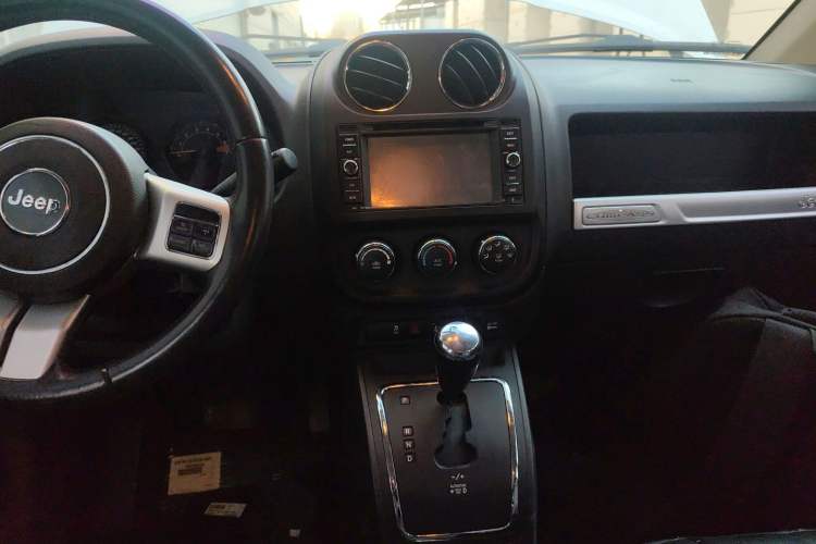 Used Jeep Compass (Import) 2014 Revised Version 2.0L Two-Wheel Drive Entry-Level Edition