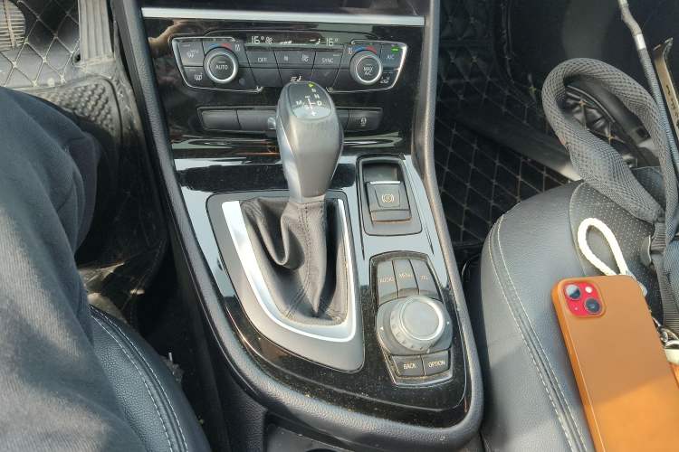 Used BMW 2 Series Active Tourer 2016 218i Leading Model Gear Lever