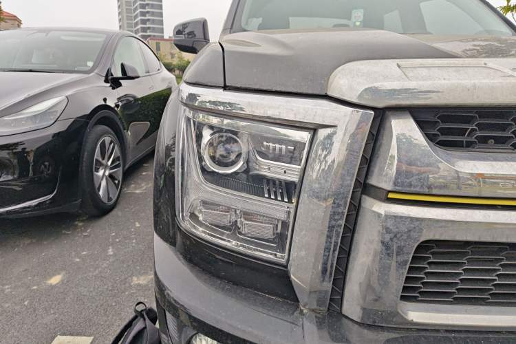 Used Great Wall King Kong Poer 2023 2.0T Automatic Diesel 4x4 Elite Edition Flatbed GW4D20M Right Front Headlight