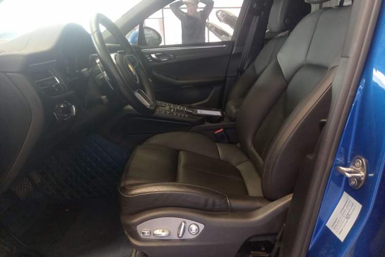 Used Porsche Macan 2018 Macan 2.0T Left Front Seat