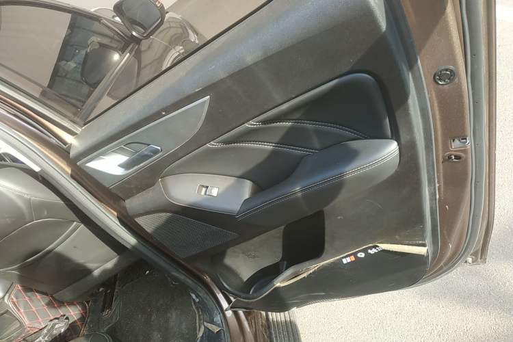 Used Great Wall Poer 2020 2.0T Commercial Version Automatic Diesel 4x4 Elite Long-Box GW4D20M