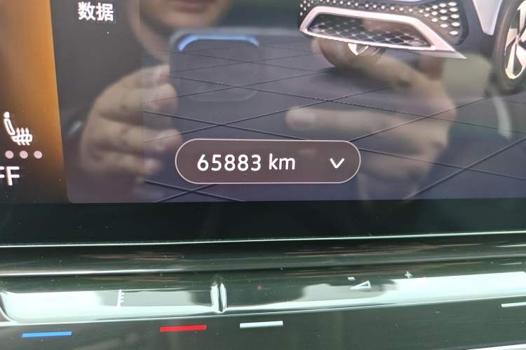 Used Volkswagen ID.6 CROZZ 2021 First Edition Odometer Close Up