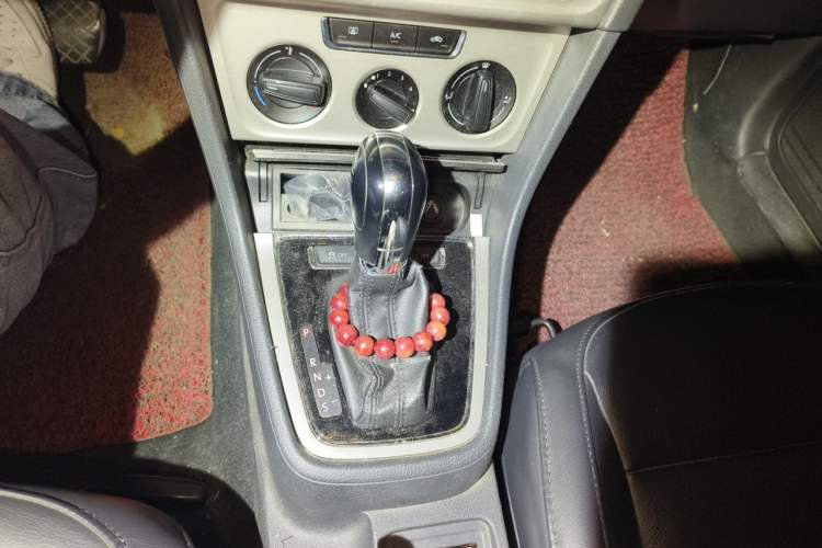 Used Volkswagen Lavida 2013 Restyled Classic 1.6L Automatic Comfort Edition