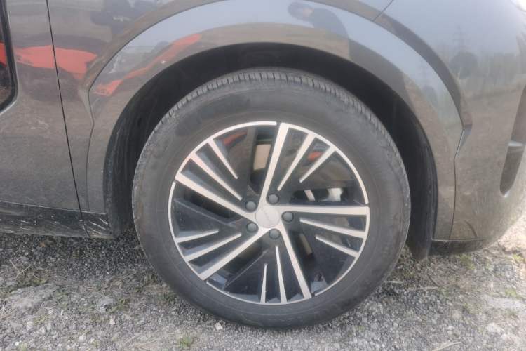 Used Lynk & Co 08 EM-P 2025 245 km Ultra-Long Range Pro Right Front Wheel Hub