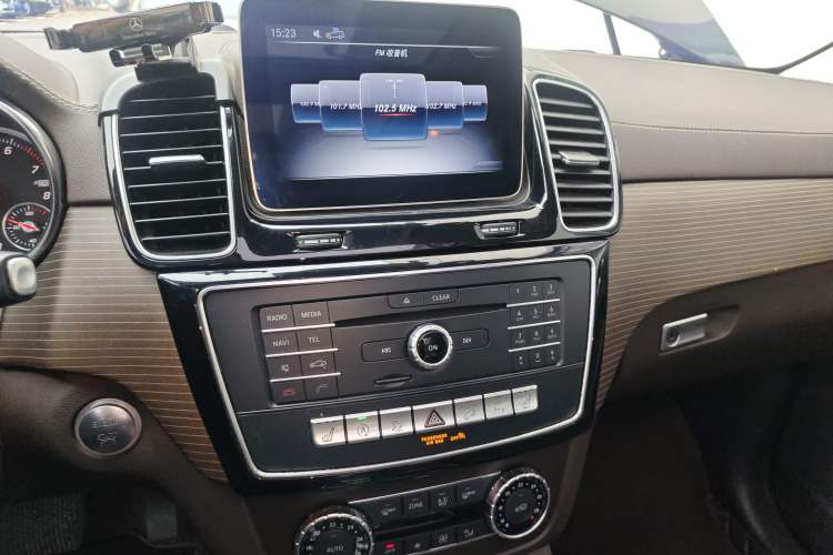 Used Mercedes-Benz GLE 2018 GLE 320 4MATIC Dynamic Edition Collector's Edition Audio And AC Panel